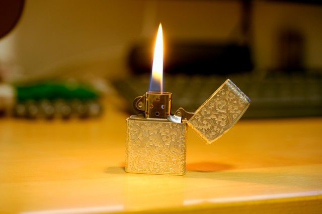 西铁城电波表、纯银打火机